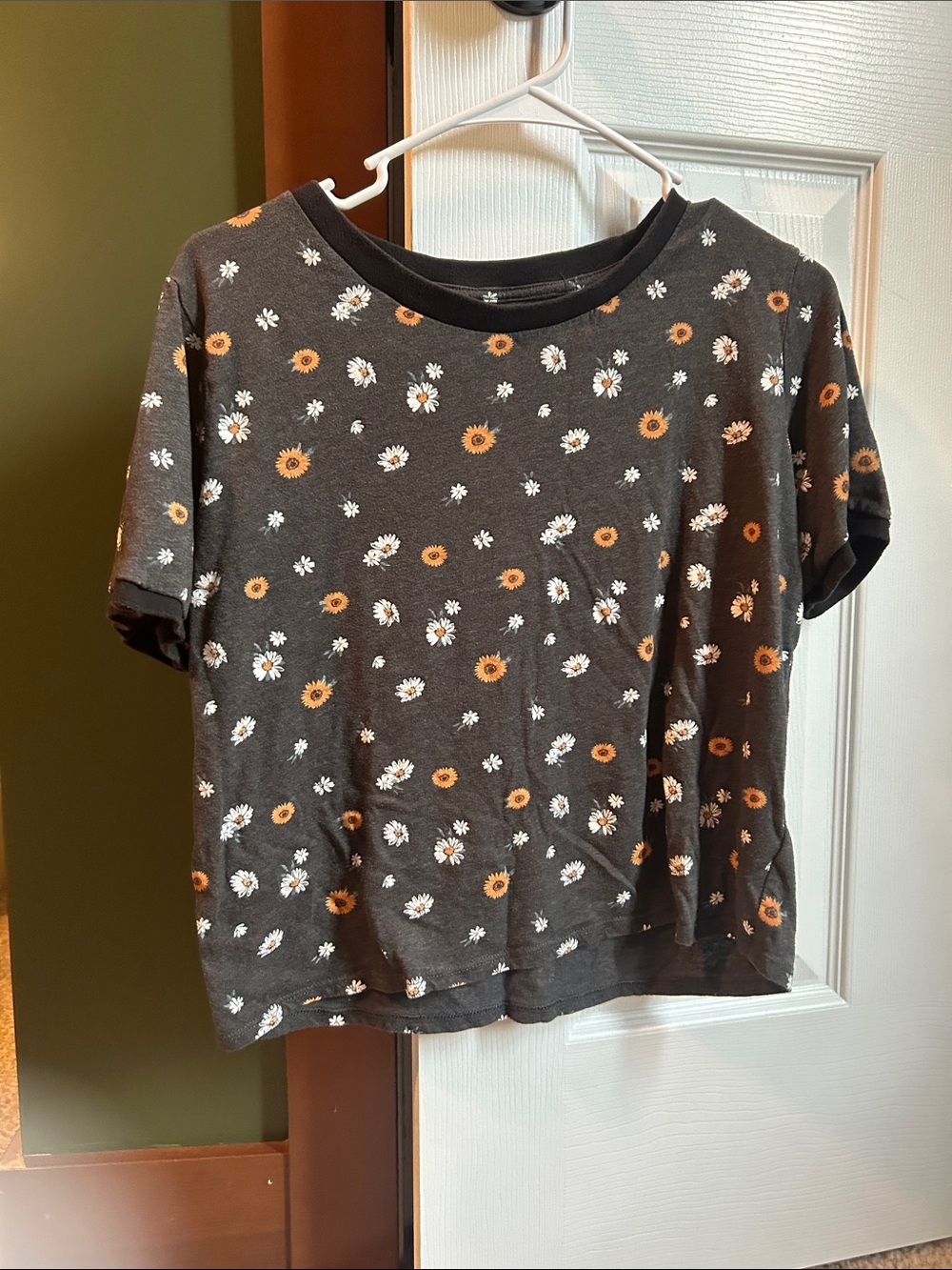 No Boundaries Black Short Sleeve Tee with Orange and White Daisy Print